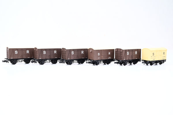 Graham Farish N Gauge Rake of 5 SR Brown Ventilated Vans & Banana Van - Unboxed