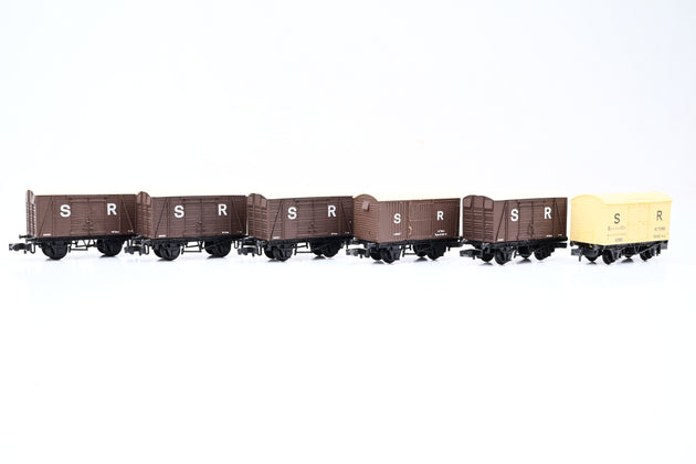 Graham Farish N Gauge Rake of 5 SR Brown Ventilated Vans & Banana Van - Unboxed