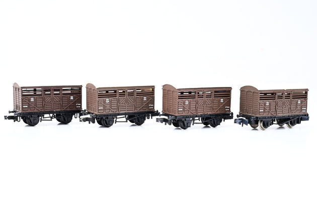 Graham Farish N Gauge Rake of 4 SR Brown Cattle Wagons - Unboxed