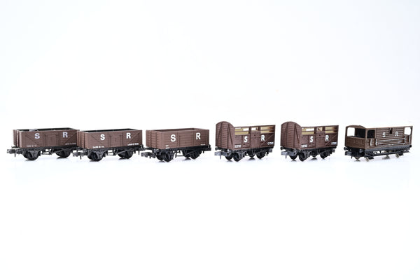 Peco/Graham Farish N Gauge Mixed SR Brown Rake of 2 Cattle Wagons, 3 12T Open Wagons & Brake Van - Unboxed