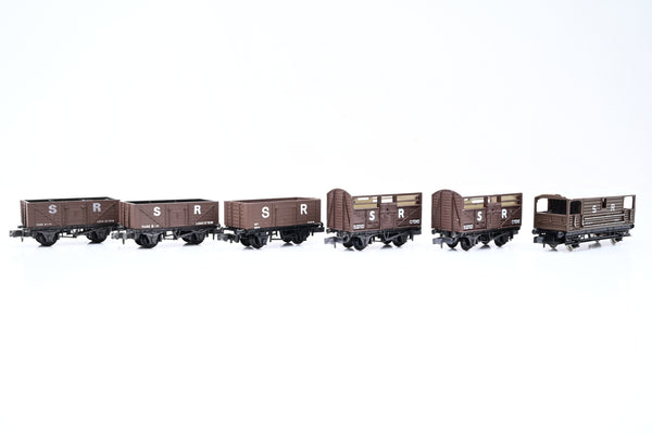 Peco/Graham Farish N Gauge Mixed SR Brown Rake of 2 Cattle Wagons, 3 12T Open Wagons & Brake Van - Unboxed