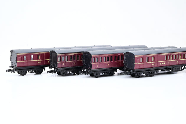 Graham Farish N Gauge Rake of 4 LMS Suburban Coaches, 2 x 3rd Brake, 2x Composite - Unboxed