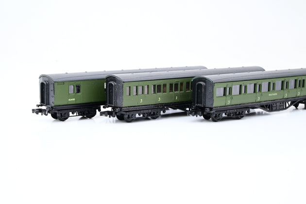 Graham Farish N Gauge Rake of 3 Southern Corridor Coaches 2 x 3rd Brake, 1 x Composite - Unboxed