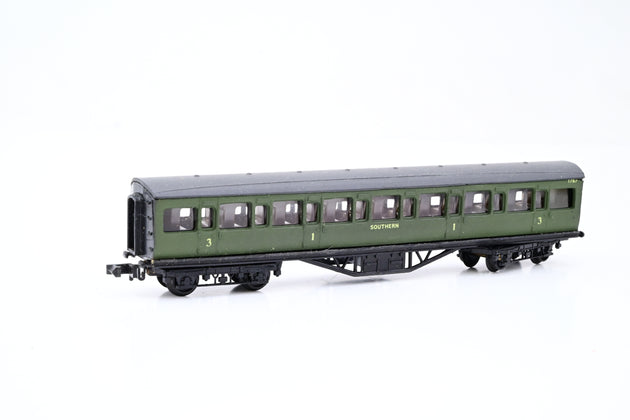 Graham Farish N Gauge Rake of 3 Southern Corridor Coaches 2 x 3rd Brake, 1 x Composite - Unboxed