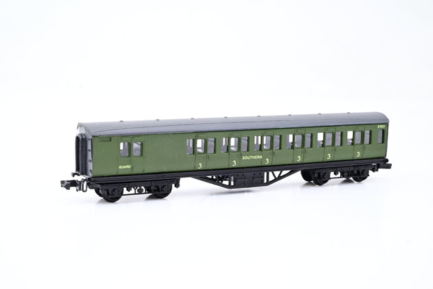 Graham Farish N Gauge Rake of 3 Southern Corridor Coaches 2 x 3rd Brake, 1 x Composite - Unboxed