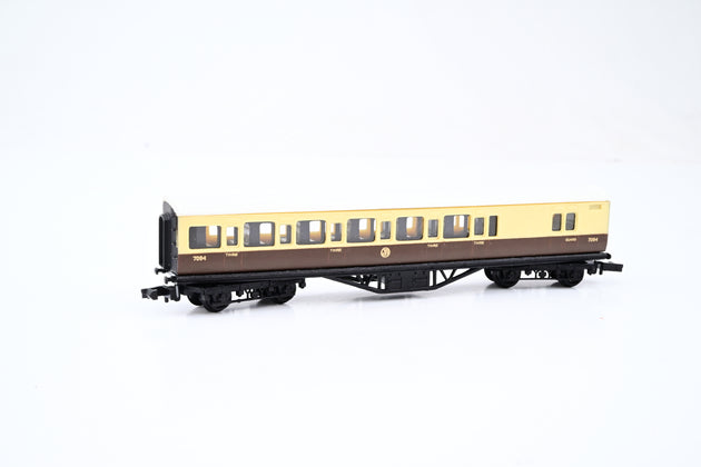 Graham Farish N Gauge Rake of 4 GWR Corridor Coaches, 3 x Composite Corridor & 1 x 3rd Brake - Unboxed