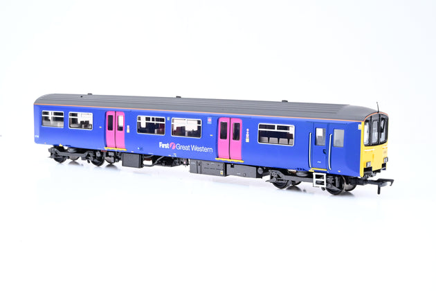 Bachmann OO Gauge 32-927 Class 150/1 DMU First Great Western No.150128 - Boxed