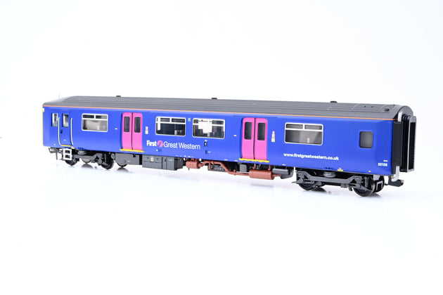 Bachmann OO Gauge 32-927 Class 150/1 DMU First Great Western No.150128 - Boxed