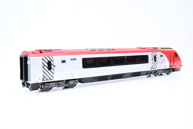 Bachmann OO Gauge 32-626 Class 221 Virgin Super Voyager 5 Car Tilt 'Louis Bleriot' No.221101 - Boxed