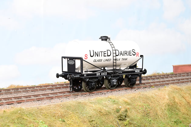 Raylo Coarse Scale O Gauge United Dairies 6-Wheel Tank Wagon No.4432 - Boxed