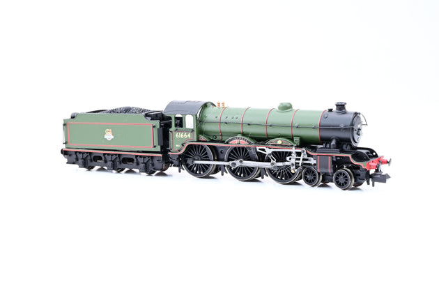 Dapol N Gauge 2S-020-002 BR Green Early Emblem Class B17 No.61664 'Liverpool' - Boxed