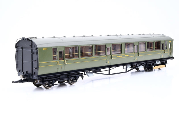 Hornby OO Gauge R3161A SR Green 2-Bil '2041' Train Pack - Boxed
