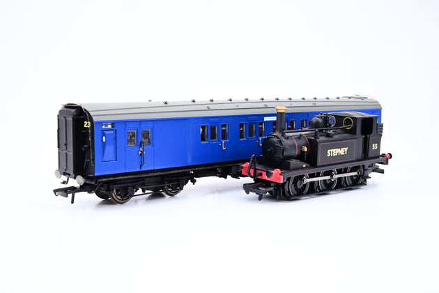 Hornby OO Gauge R2891 'Bluebell Railway' Train Pack w/ SR Black 0-6-0 Terrier 'Stepney' & Coach - Boxed