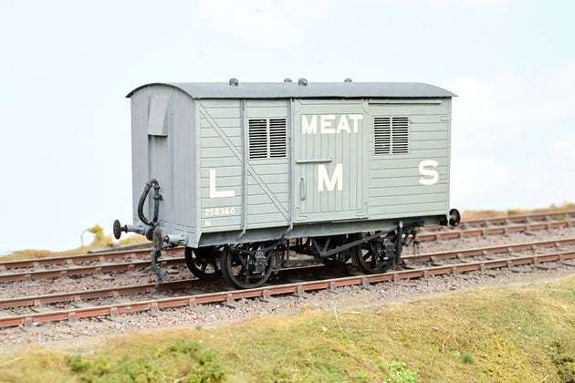 Kit Built O Gauge LMS Grey Sliding Door Meat Van No.258360 - Aftermarket Box