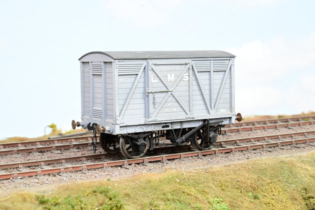 Kit Built O Gauge LMS Grey Sliding Door Covered Goods Van No.30174 - Aftermarket Box
