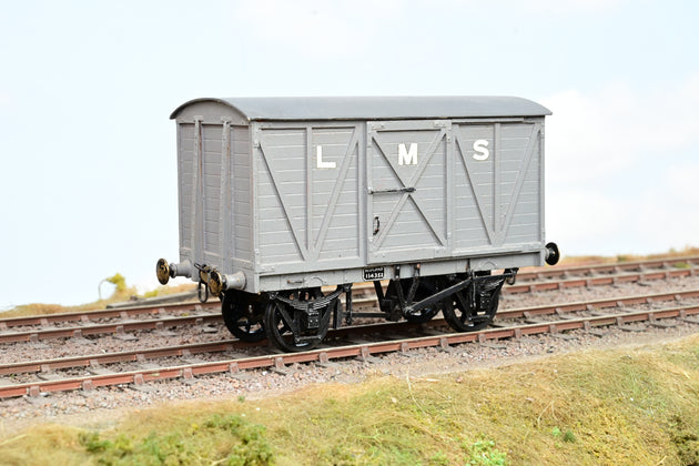 Kit Built O Gauge LMS Grey Slding Door Covered Goods Van No.114352 - Aftermarket Box