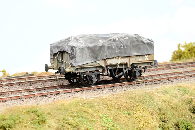 Kit Built O Gauge LMS Grey Vacuum Brake 5-Plank Wagon w/ Side Doors & Tarpaulin Cover No.117321 - Weathered, Aftermarket Box