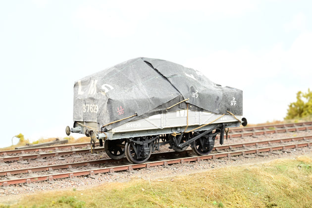 Kit Built O Gauge LMS Grey 5-Plank Open Wagon w/ Tarpaulin Cover No.104838 - Weathered, Aftermarket Box