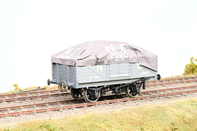 Kit Built O Gauge NE Grey 12T Open Wagon w/ Tarpaulin Cover No.143531 - Aftermarket Box