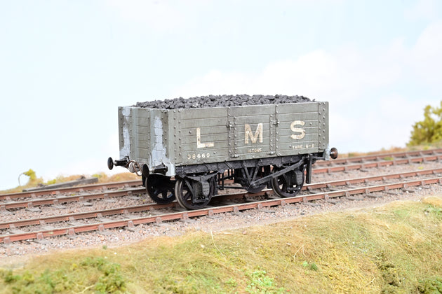 Kit Built O Gauge LMS Grey 7-Plank Open Wagon w/ Load No.38660 - Weathered, Aftermarket Box