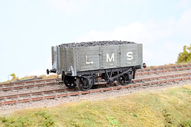 Kit Built O Gauge LMS Grey 7-Plank Open Wagon w/ Load No.38660 - Weathered, Aftermarket Box