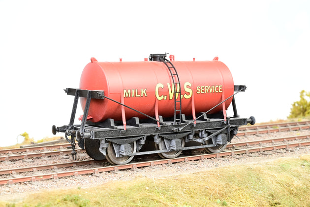 Dapol O Gauge 7F-031-002 6 Wheel Milk Tanker CWS Red - Boxed