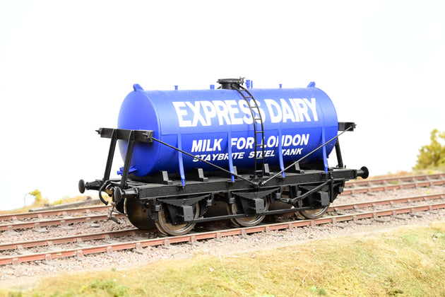 Dapol O Gauge 7F-031-001 6 Wheel Milk Tanker Express Daries Blue - Boxed