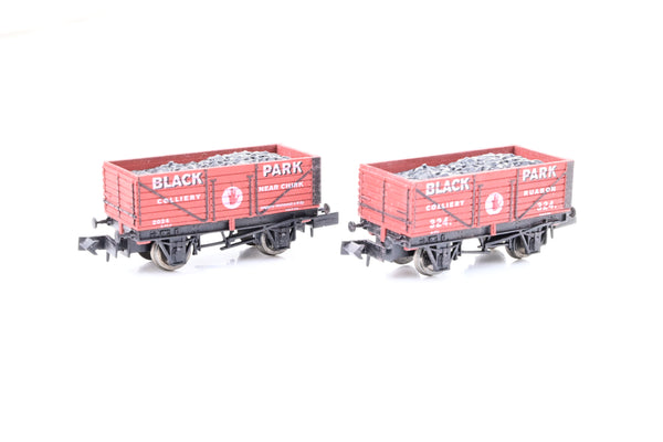 Dapol N Gauge NB-912 Pack of 2 'Black Park' 7-Plank Open Wagons w/ Loads No.324 & 2024 - Limited Edition, Boxed