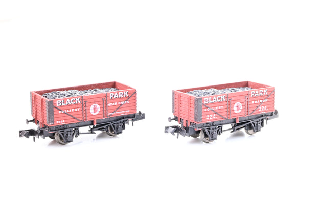 Dapol N Gauge NB-912 Pack of 2 'Black Park' 7-Plank Open Wagons w/ Loads No.324 & 2024 - Limited Edition, Boxed