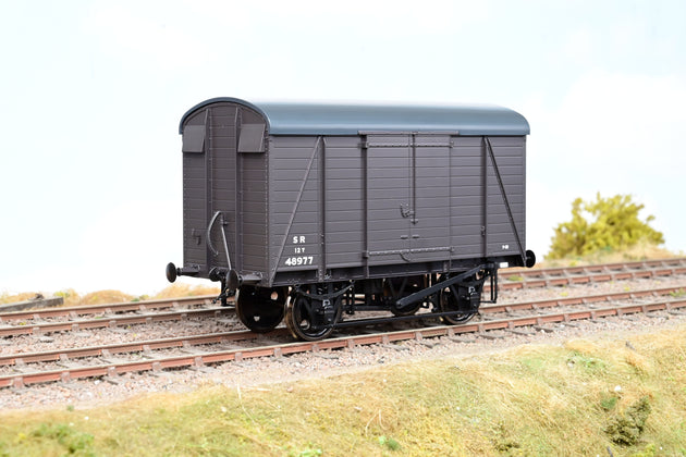 Dapol O Gauge 7F-069-001 Southern Black 12T Covered Goods Van No.48977 - Boxed