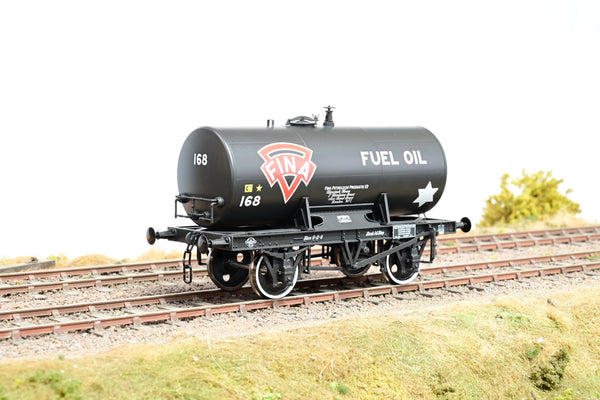 Dapol O Gauge 7F-063-002 Fina Black Class B Anchor Mounted Tank Wagon No.168 - Boxed