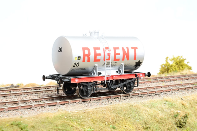 Dapol O Gauge 7F-062-005 Regent Silver & Red Class A Anchor Mounted Tank Wagon No.20 - Boxed