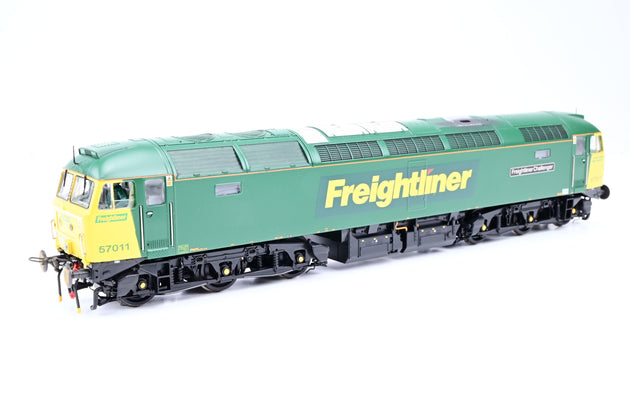 Bachmann OO Gauge 32-753 Freightliner Green & Yellow Class 57/0 No.57011 'Freightliner Challenger' - Aftermarket Box