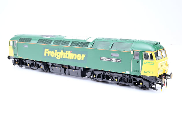 Bachmann OO Gauge 32-753 Freightliner Green & Yellow Class 57/0 No.57011 'Freightliner Challenger' - Aftermarket Box