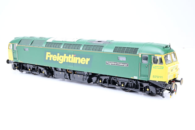 Bachmann OO Gauge 32-753 Freightliner Green & Yellow Class 57/0 No.57011 'Freightliner Challenger' - Aftermarket Box