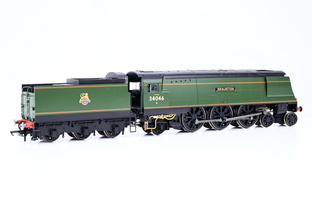 Hornby OO Gauge R30114 BR Green West Country Class No.34046 'Braunton'