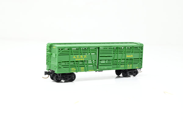 Micro Trains N Gauge Santa Fe Green Stock Car No.68845 - Boxed