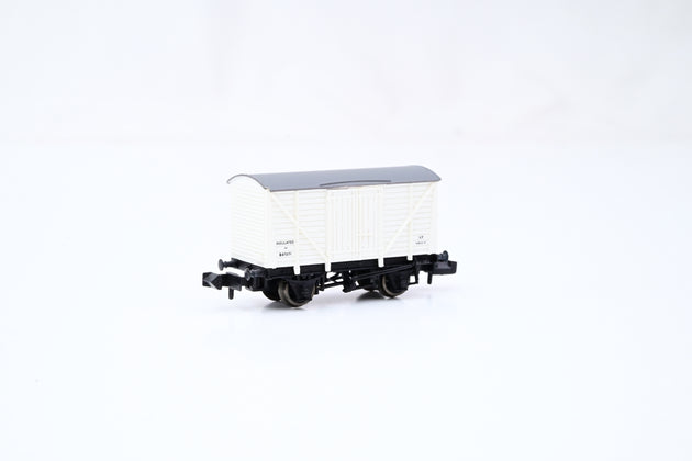 Graham Farish N Gauge 373-725A BR White 12T Insulated Goods Van w/ Planked Sides No.B872171 - Boxed