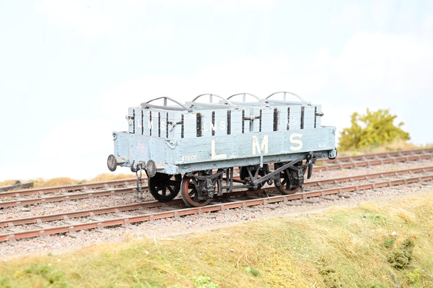 Kit Built O Gauge LMS 3 Plank Open Wagon No.471100 with Containers - Unboxed