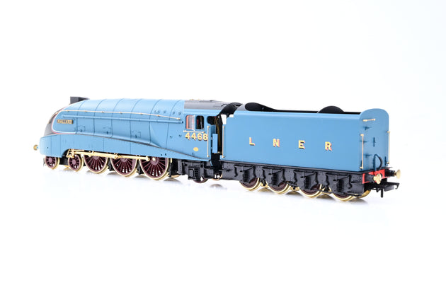 Hornby OO Gauge R2684 A4 Mallard 70th Anniversary Limited Edition Gold Plated - DCC Fitted, Boxed