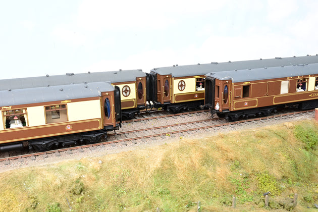 Kit Built O Gauge Rake of 4 Pullman Umber & Cream Coaches '69', '74', '79' & 'Belinda' - Unboxed