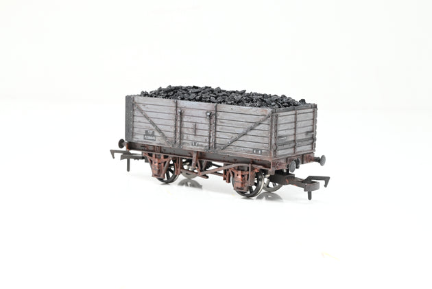 Dapol OO Gauge 4F-071-003 BR 7 Plank Wagon No.P238845 - Boxed