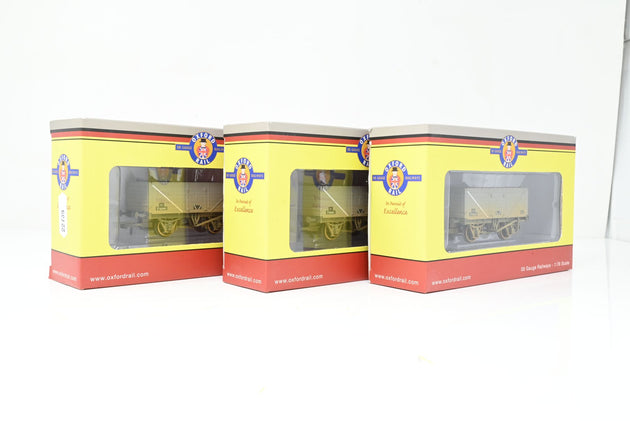 Oxford Rail OO Gauge OR76MW7015 3 x BR Weathered Grey 7 Plank Wagons - Boxed