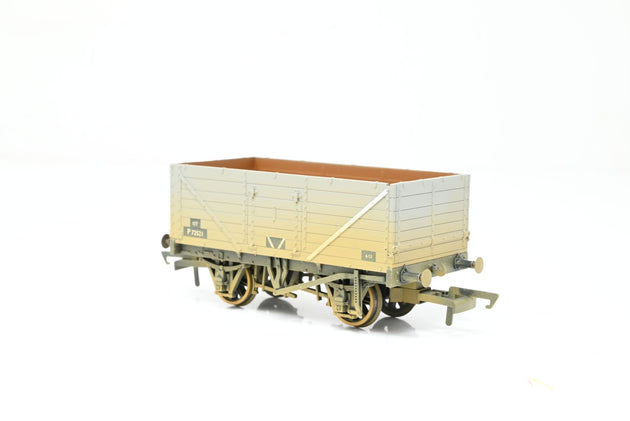 Oxford Rail OO Gauge OR76MW7015B BR Grey 7 Plank Wagon Weathered No.P72521 - Boxed