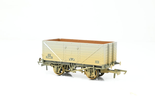 Oxford Rail OO Gauge OR76MW7015B BR Grey 7 Plank Wagon Weathered No.P72521 - Boxed
