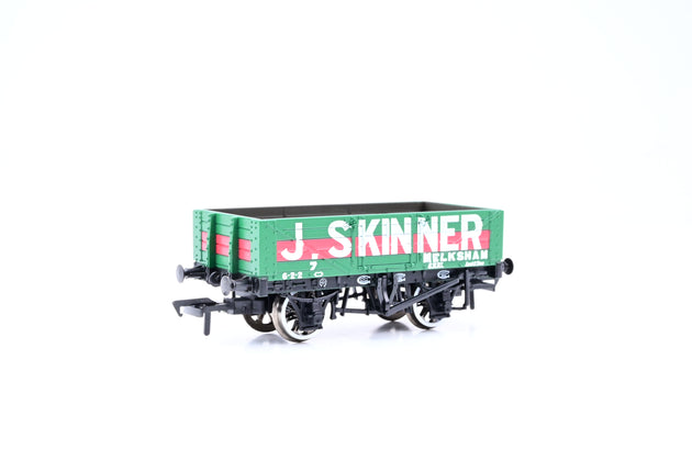 Bachmann OO Gauge 37-063 'J. Skinner' 5-Plank Open Wagon No.7 - Boxed