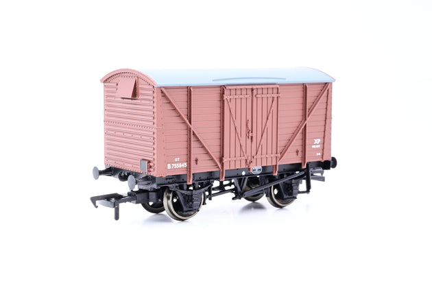 Bachmann OO Gauge 38-160A BR Bauxite 12T Planked Vent Van No.B755845 - Boxed