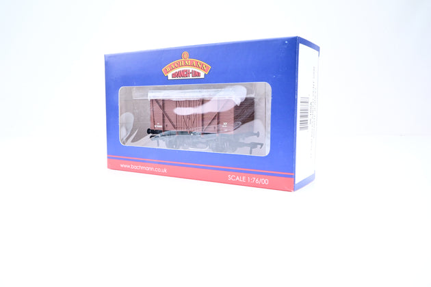 Bachmann OO Gauge 38-160A BR Bauxite 12T Planked Vent Van No.B755845 - Boxed