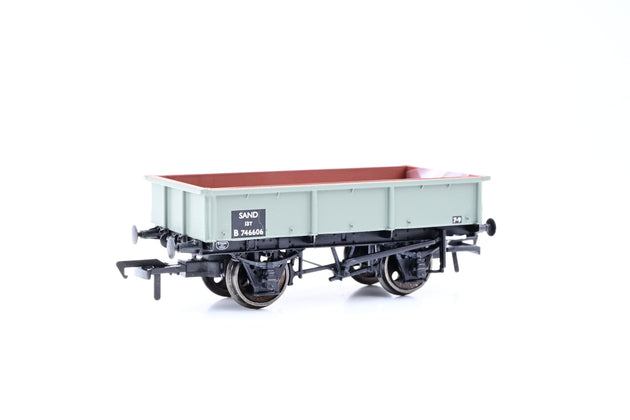 Bachmann OO Gauge 37-354C BR Grey 13T Steel Sand Tippler No.B746606 - Boxed