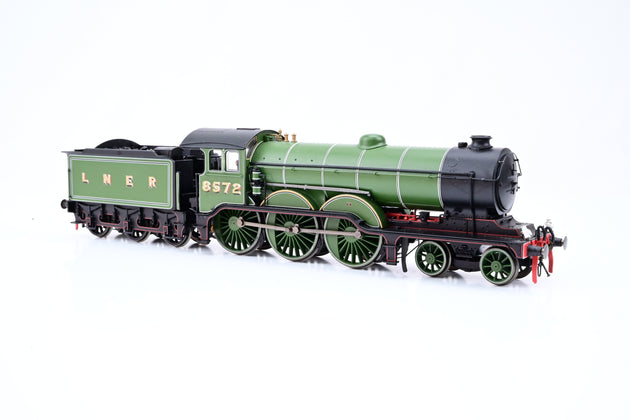 Hornby OO Gauge LNER B12 Class Locomotive No.8573 - DCC Sound & Smoke, Boxed